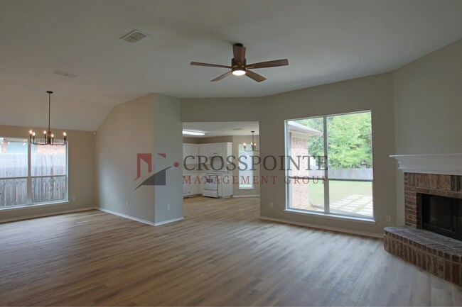 Foto del edificio - Available Now! Stunning 4 Bed 2 Bath Home in Flint, Tx! Whitehouse ISD!