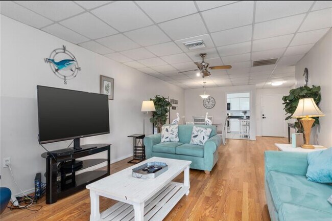 Foto del edificio - 3136 Harbor Blvd