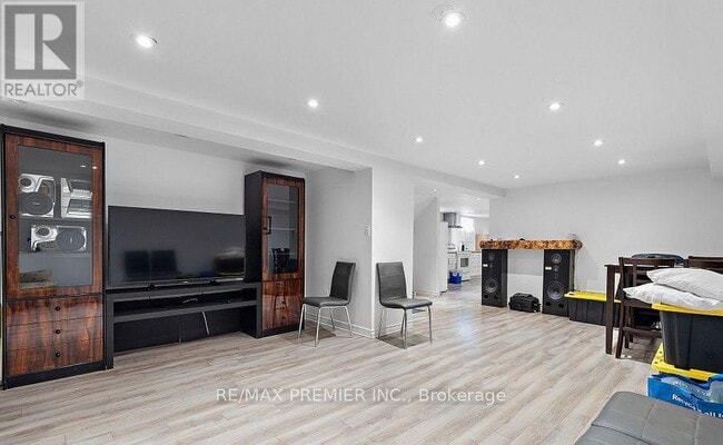 Building Photo - 24 Hucknall Rd