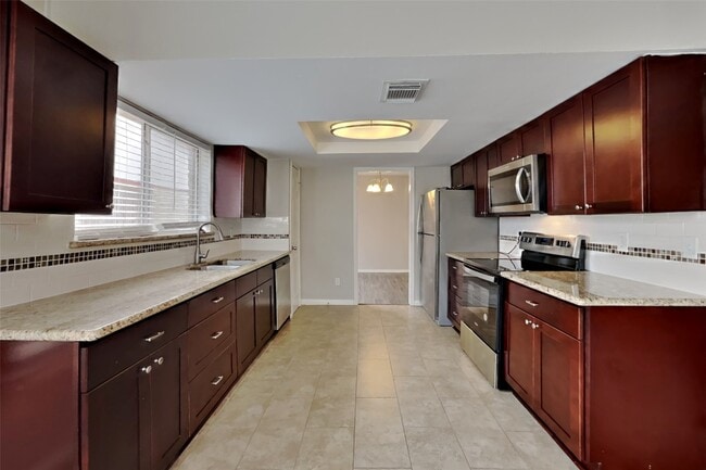 Foto del edificio - 22306 Red River Dr