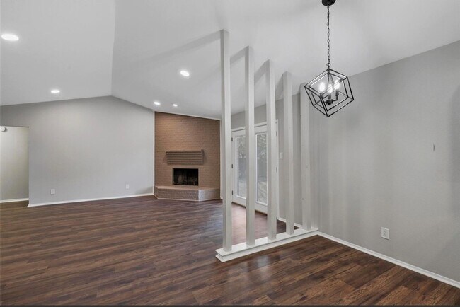 Foto del edificio - 1300 Timbercrest Dr