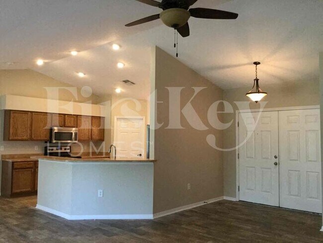Foto del edificio - 3668 Sandhill Crane Dr