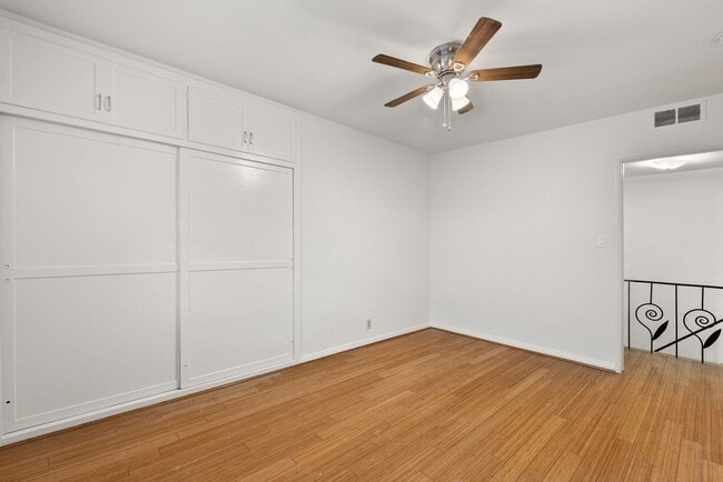 Building Photo - 1209 Orange Grove Ave