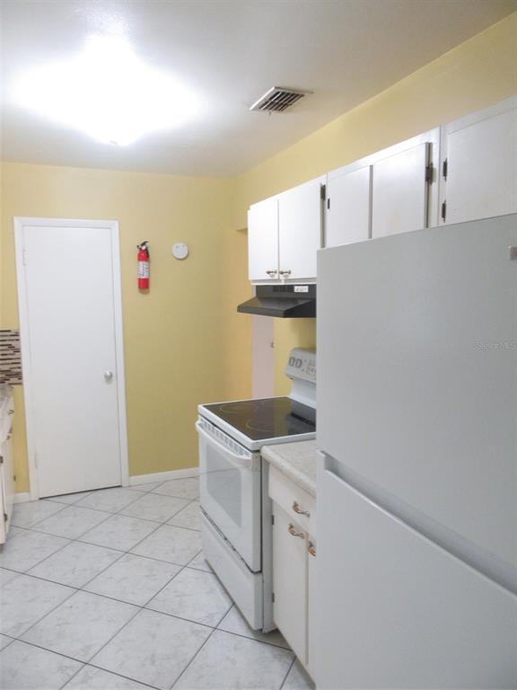 Foto del edificio - 21267 Gladis Ave