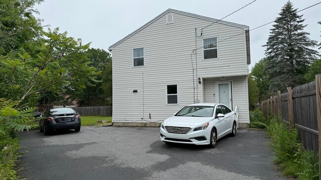 Foto del edificio - 2 Wood Ave