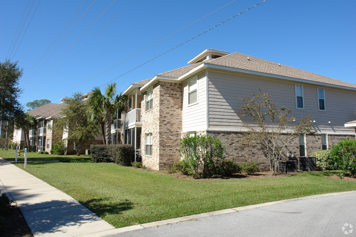 Building Photo - Crosslake Cove Apartments