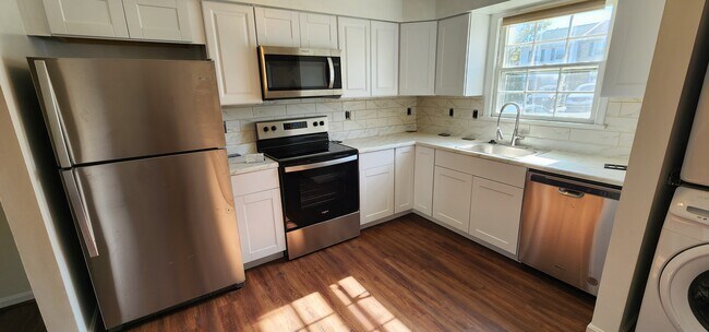 Foto del edificio - 4628 Whitaker Pl