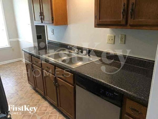 Foto del edificio - 4834 Walden Glen St