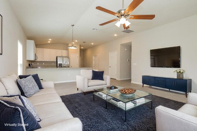 Building Photo - 1660 Redfin Dr