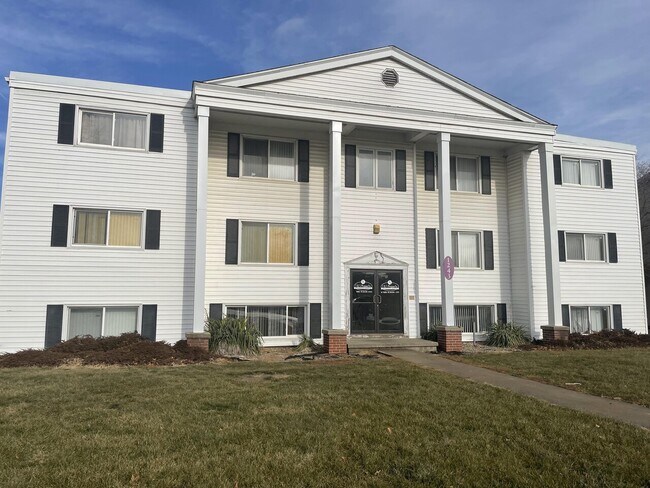 Building Photo - 1243 Ravenwood