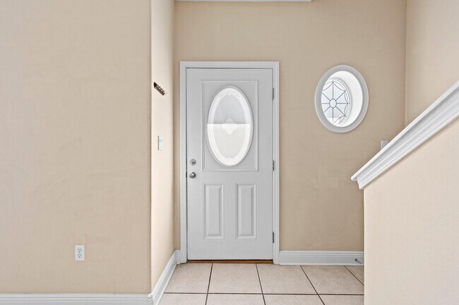 Foto del edificio - 528 Maple Ave