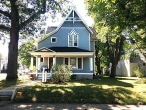 Building Photo - 876 Washington St