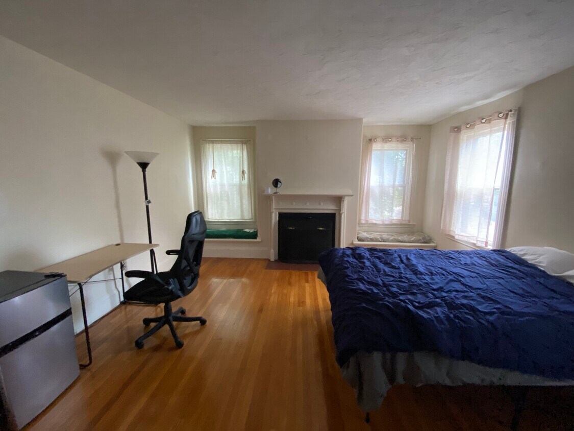 184 Aspinwall Ave Unit 184 Aspinwall Ave, Brookline, MA 02446