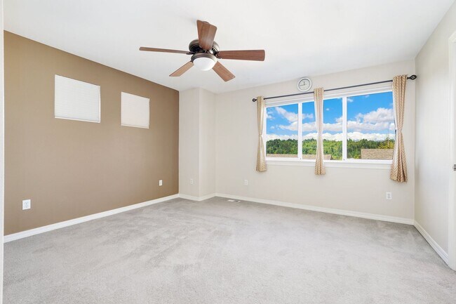 Building Photo - Bothell Luxury Townhome!