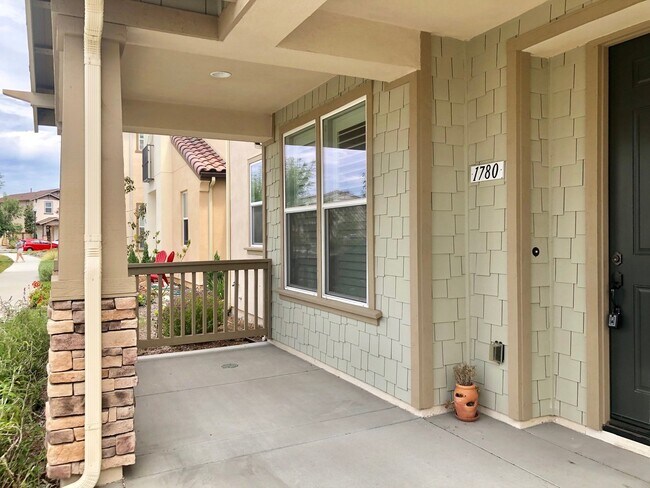 Foto del edificio - Beautiful East Ventura Home- Enclave Community