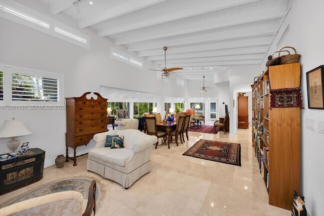 Foto del edificio - 12200 SW 74th Ct