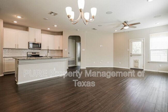 Foto del edificio - 17313 Crazy Arm Rd