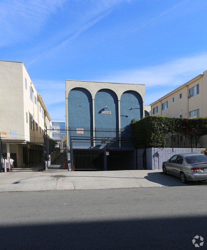 Building Photo - 3023 Leeward Ave
