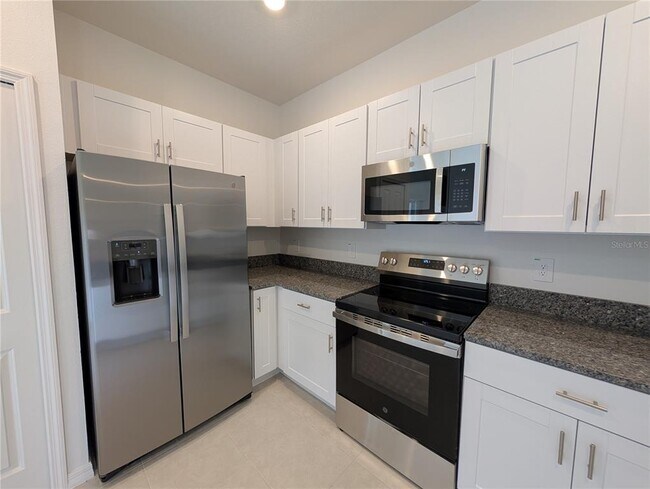 Building Photo - 32021 Spiceberry St