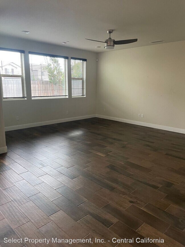 Building Photo - 4 br, 3 bath House - 1335 E. Via Azzurra Way