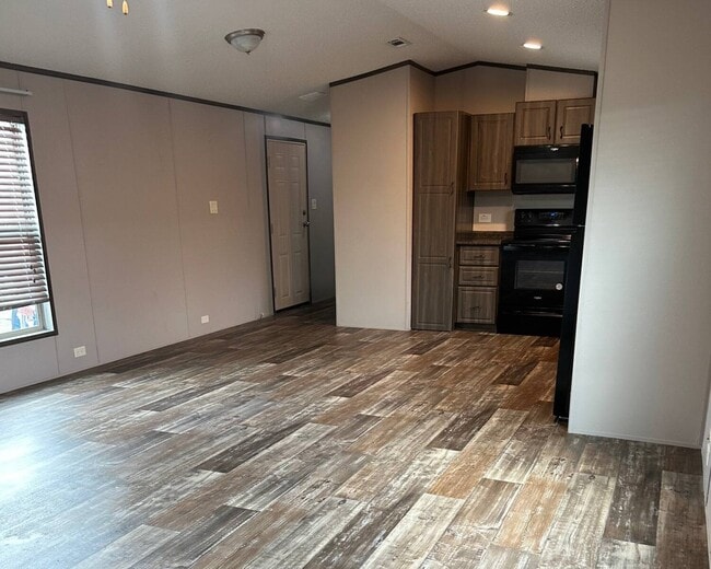 Building Photo - 1202 Mesquite St