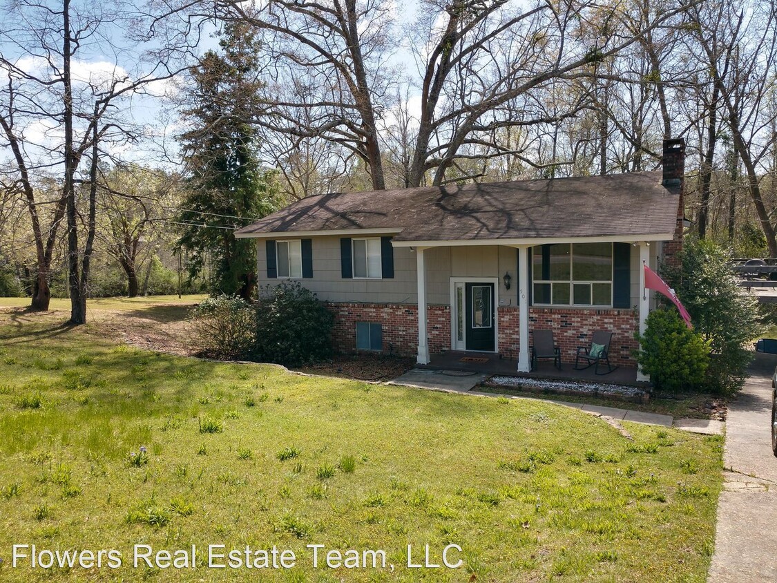 Primary Photo - 4 br, 3 bath House - 501 First Ave.