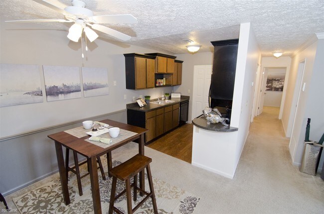 Building Photo - 2 br, 1 bath  - Burnt Tree Apartments  1 Bath