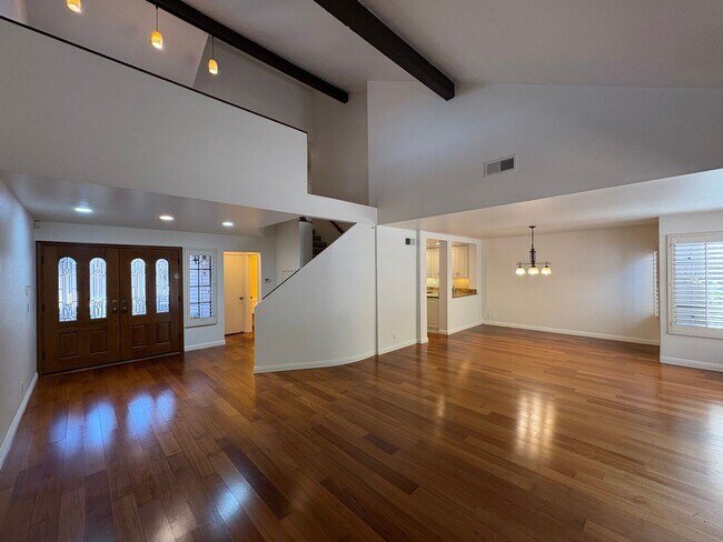 Foto del edificio - Great 2B/2.5BA Home with a Loft in Escondido!