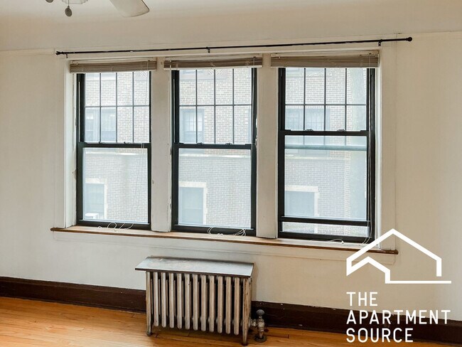 Building Photo - 2617 W Berwyn Ave