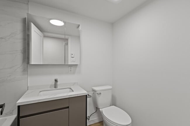 Photo du bâtiment - 8280 Av Des Vendéens