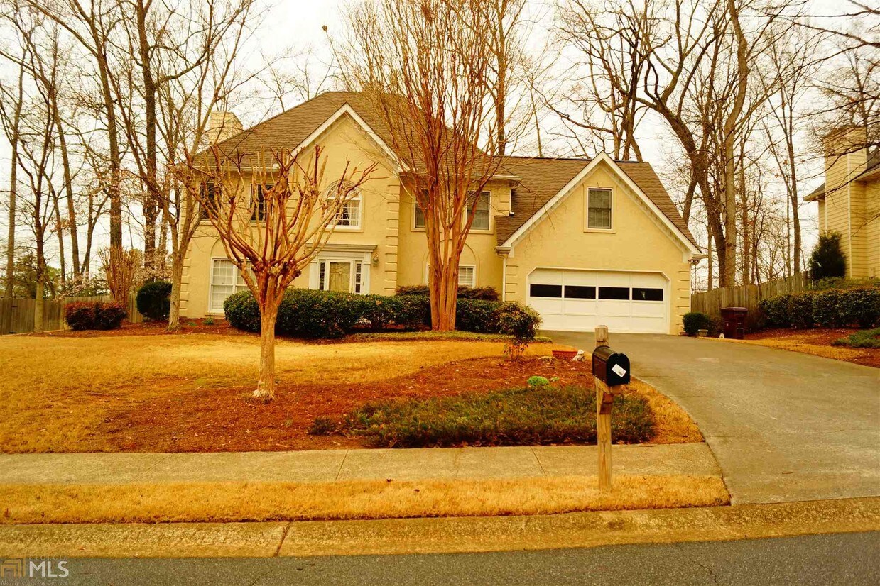 Primary Photo - 2425 Woodbridge Dr
