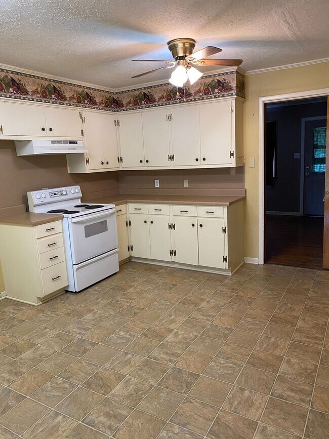 Foto del edificio - $1120 JANUARY 2024 MOVE IN SPECIAL!!