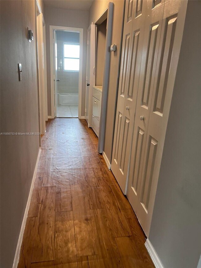 Foto del edificio - 8877 NW 28th Dr