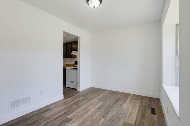 Foto del edificio - 8769 Hayshed Ln