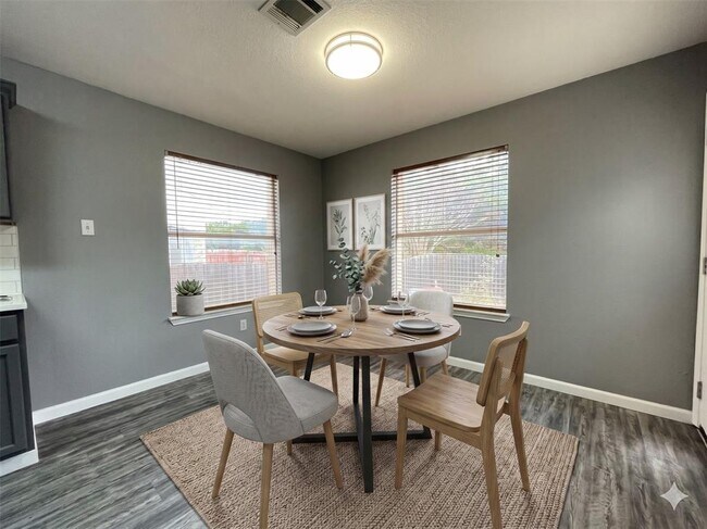 Foto del edificio - 3638 Windhill Loop