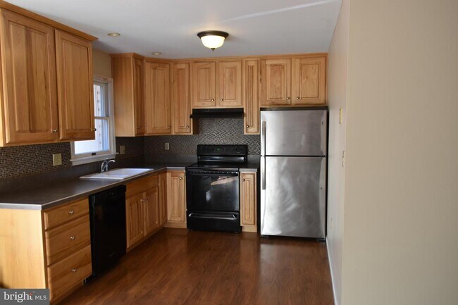 Building Photo - 6141 Haymarket Way
