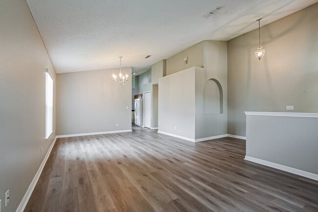Building Photo - 3005 Lorimer Ct