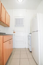 Building Photo - 1361 W Greenleaf Ave