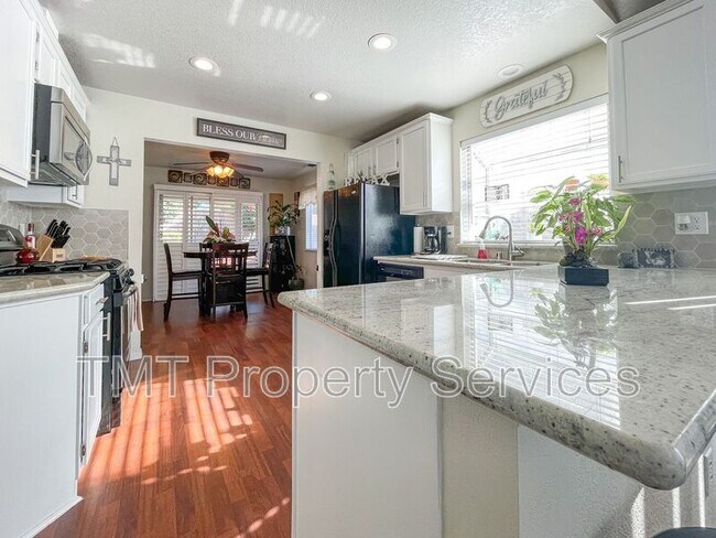 Foto del edificio - 9424 Blackswain Pl