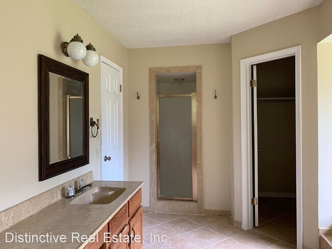 Building Photo - 4 br, 2.5 bath House - 301 Koel Ct.
