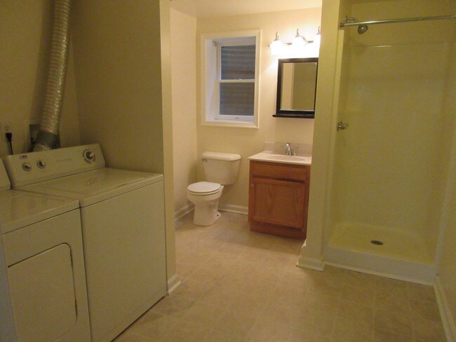 bathroom/laundry - 318 Camellia Dr