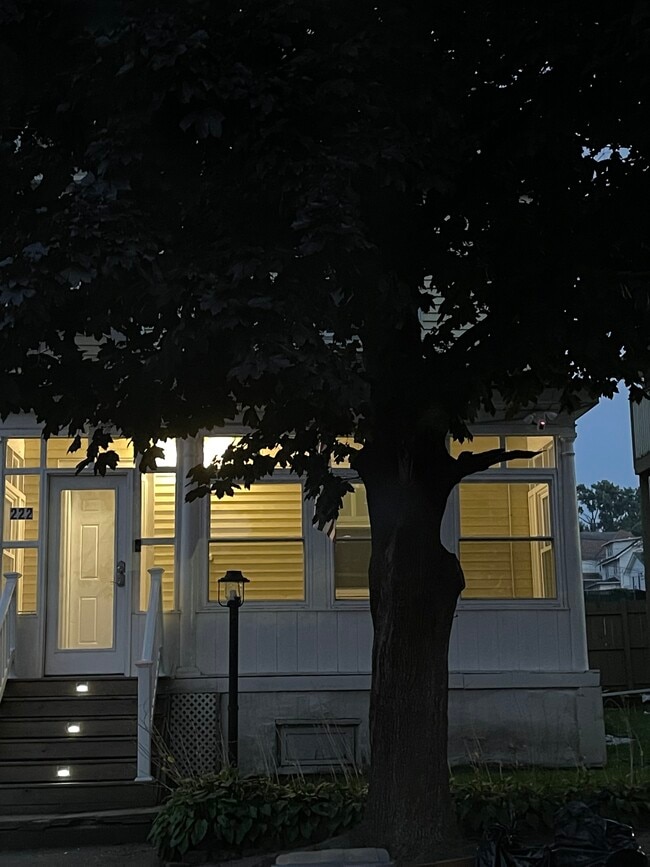 Building Photo - 222 Prescott Ave