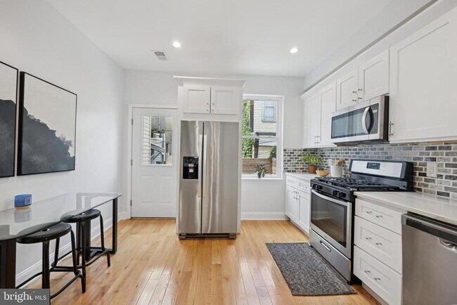 Foto del edificio - 2220 E Harold St