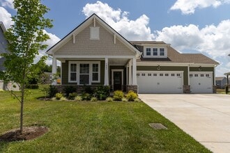 Building Photo - 1442 English Oak Dr