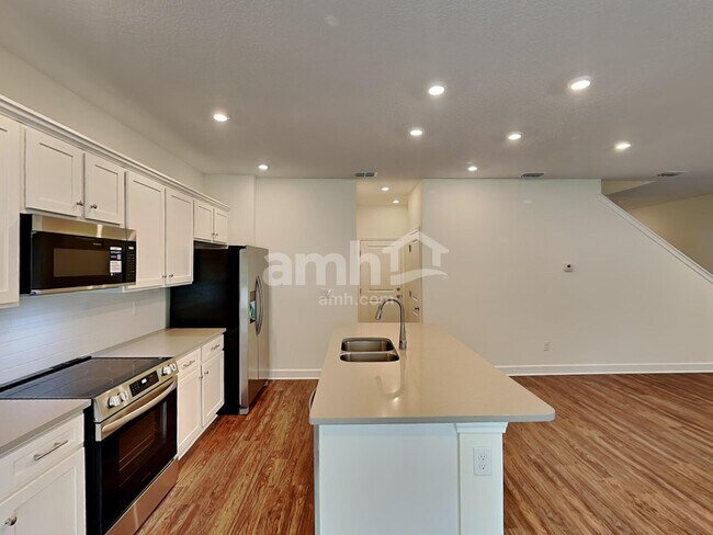 Foto del edificio - 8549 Belfort St