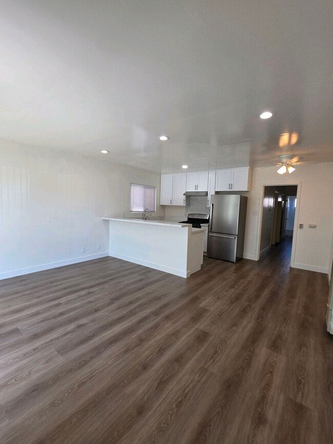 Building Photo - 3637 E. 8th St. #1, Long Beach, CA 90804