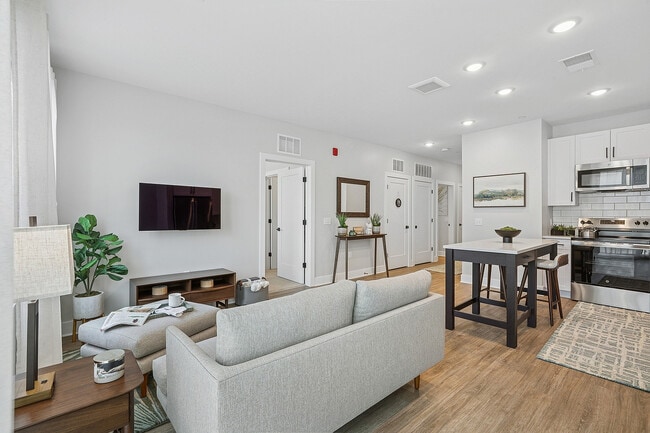 Building Photo - The James at Springline