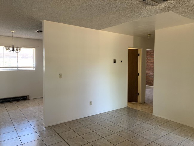 Foto del edificio - 2080 E 10th St
