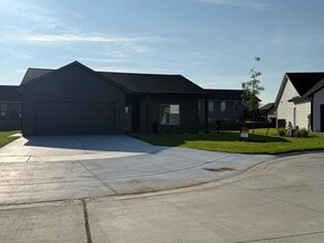 Building Photo - 1923 Sutton Ct