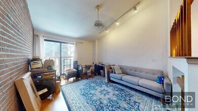 Building Photo - 155 E 88th St